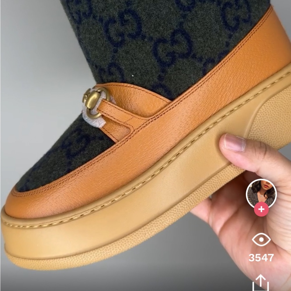 Gucci Women's Tan and Black Shoes
